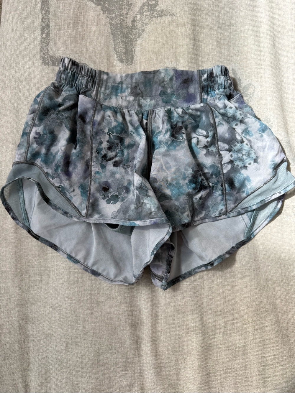 lululemon athletica Women's Floral Print Athletic Shorts - Blue Green Gray